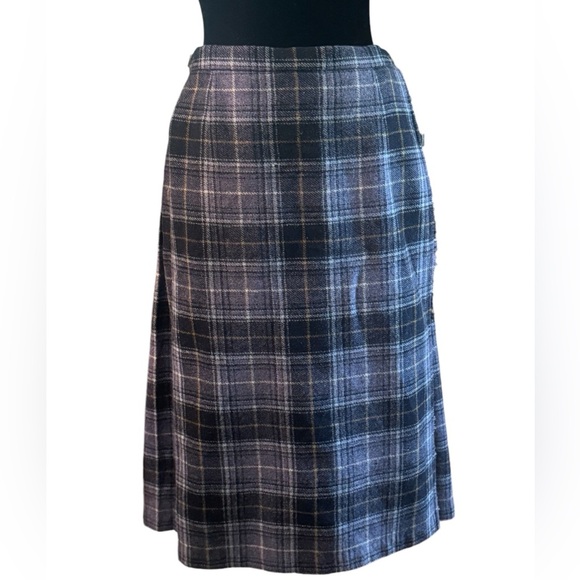 Vintage James Pringle pure new wool skirt, blue plaid, size 12 - Picture 1 of 9